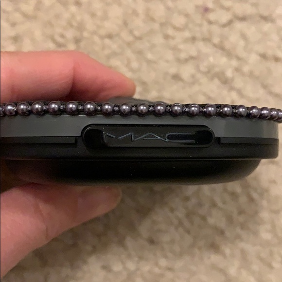 MAC Keepsakes Eye shadow. Plum palette. - Picture 3 of 5